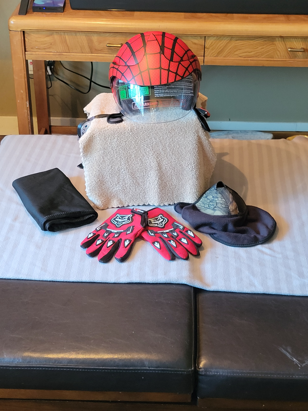 Spider-Man themed motorcycle helmet, gloves, and balaclava - photo 2