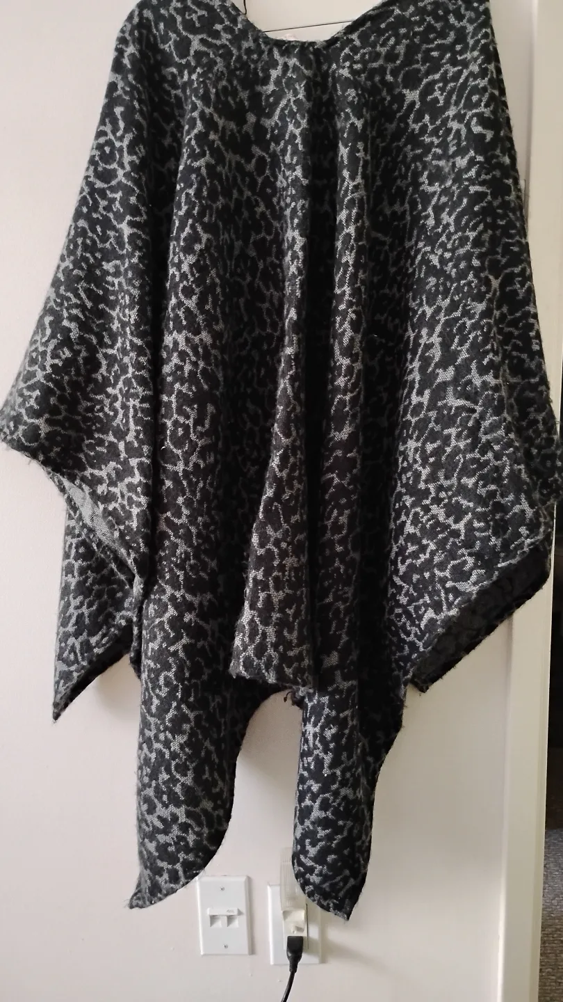 Women's Grey and Black Leopard Print Poncho image indicator(2)