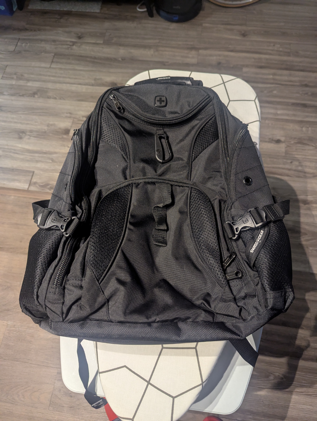 SwissGear Black Laptop Backpack - photo 3