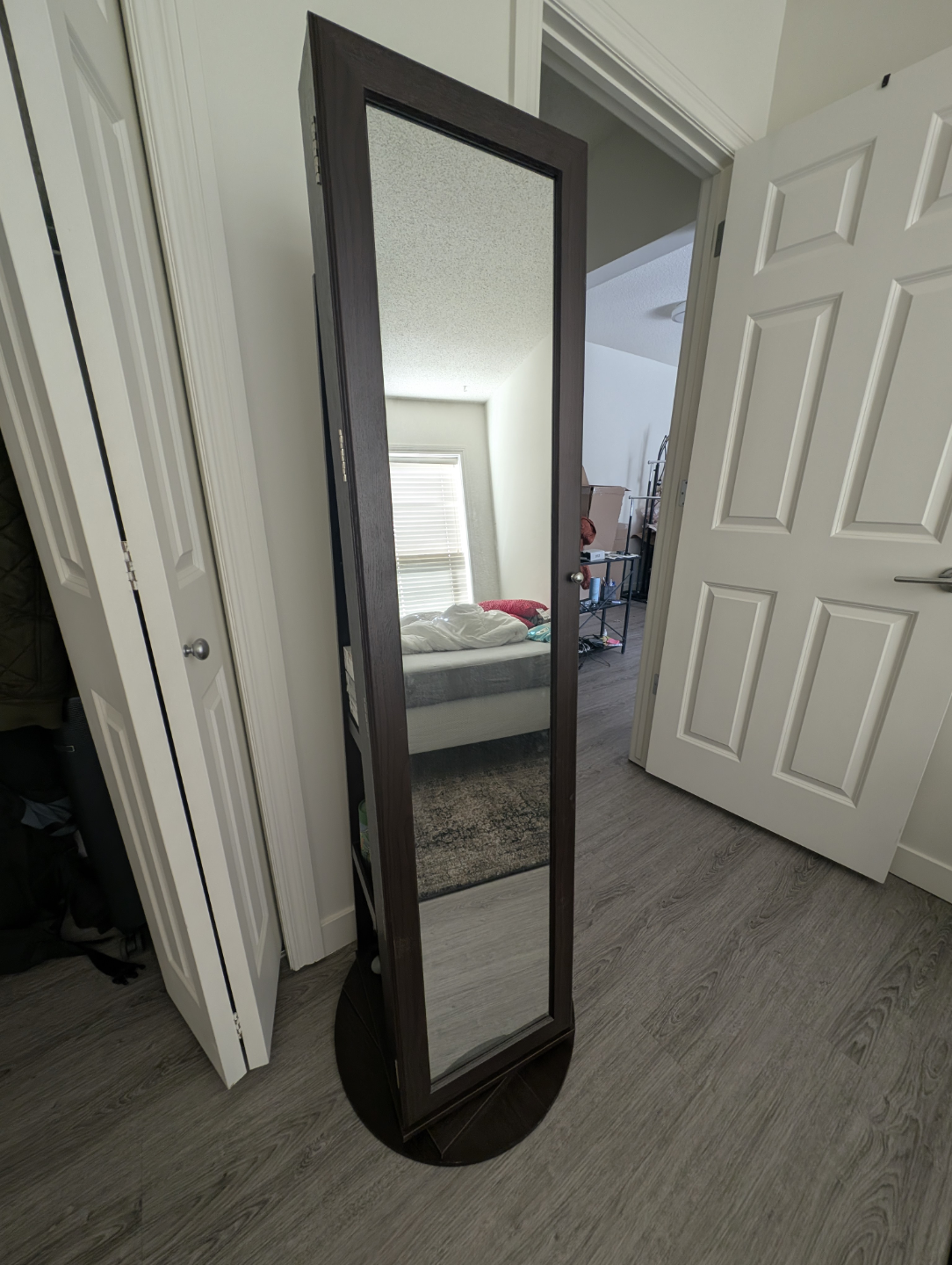 Full-Length Mirrored Jewellery Armoire - photo 3