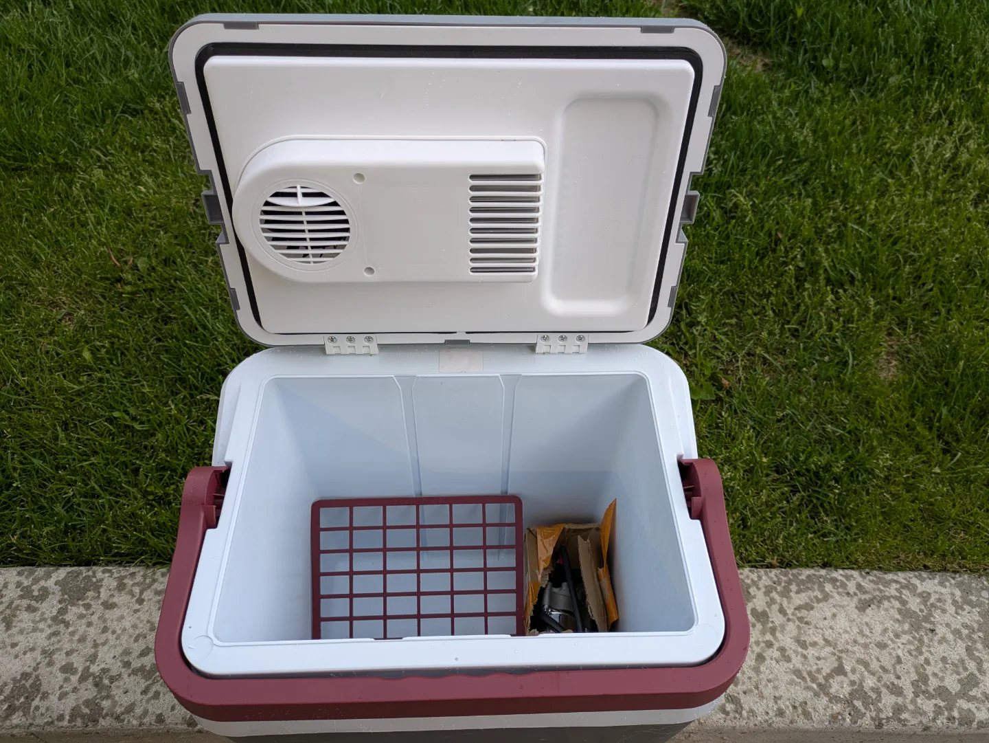 Koolatron Portable Electric Cooler image indicator(5)