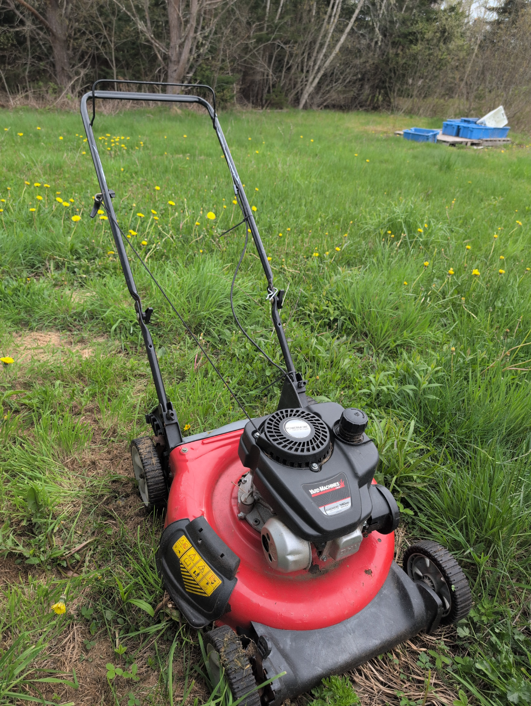 Yard Machines Lawnmower - photo 2