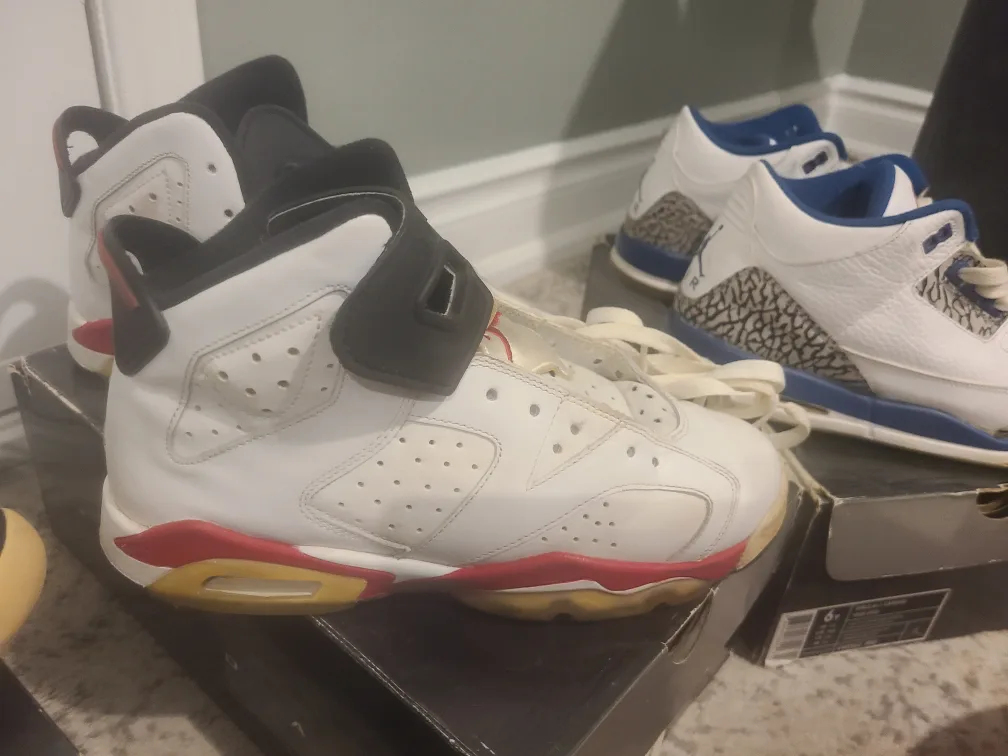 🇨🇦 Jordan's Ugg Nike Adidas Timberland bundle - size 6 image indicator(8)