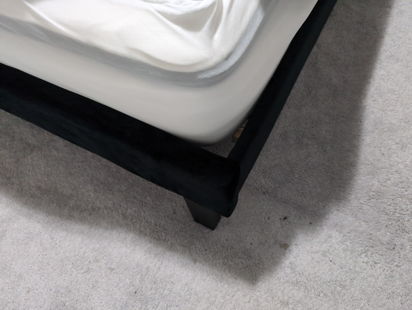 Queen bed frame  with slats - photo 3