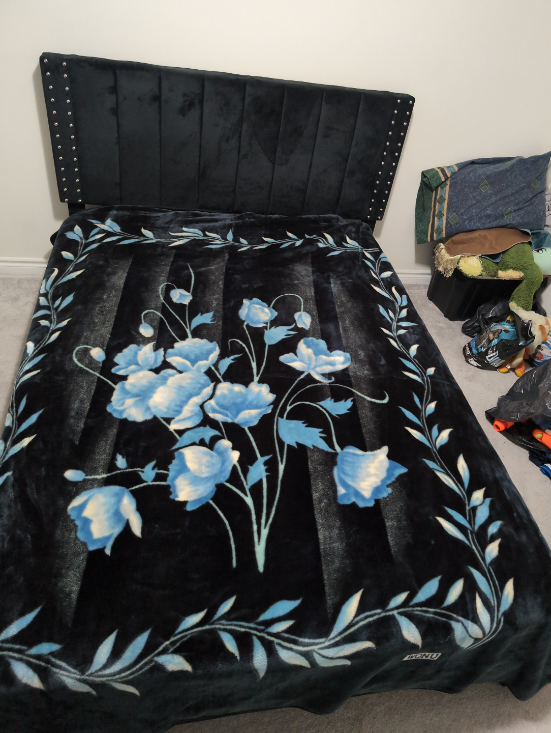 Queen bed frame  with slats - photo 4