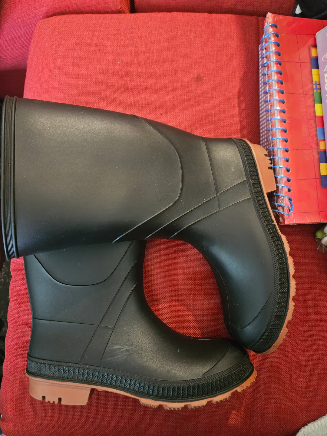 Rain Boots - Size 6 kids image indicator(2)