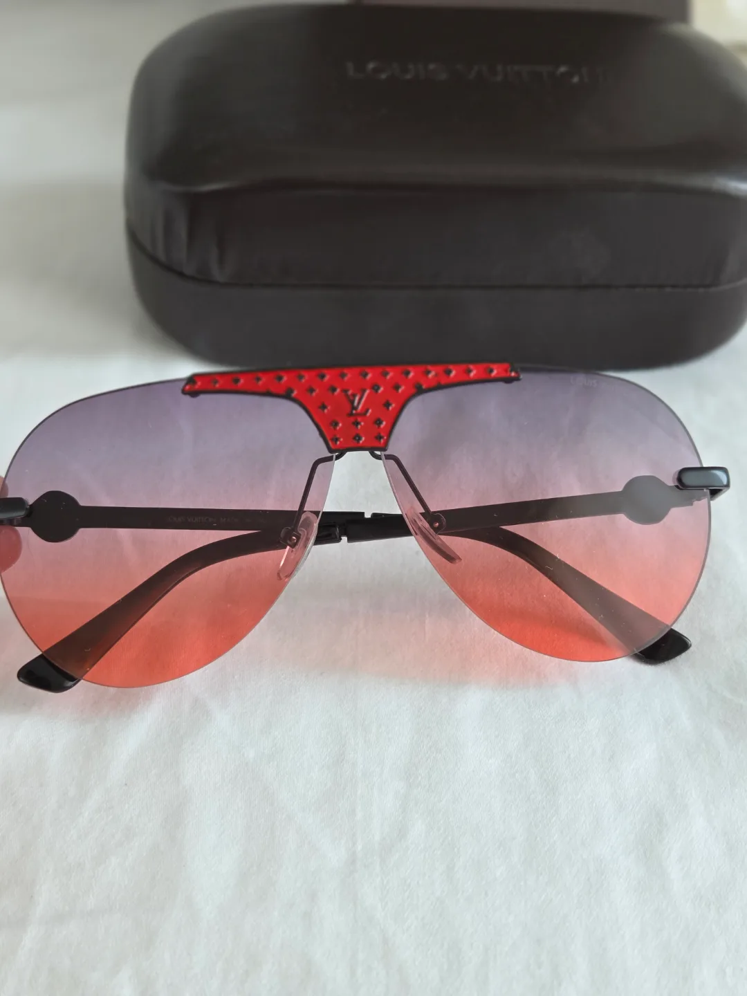 Louis Vuitton Sunglasses Aviator Style Red Accents image indicator(4)