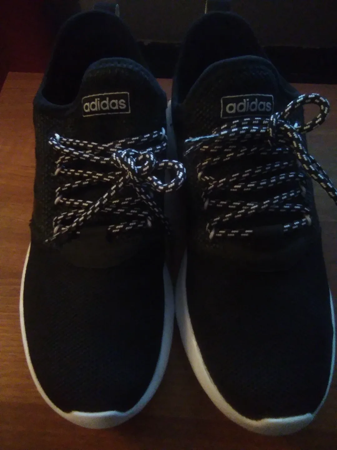 Adidas image indicator(2)