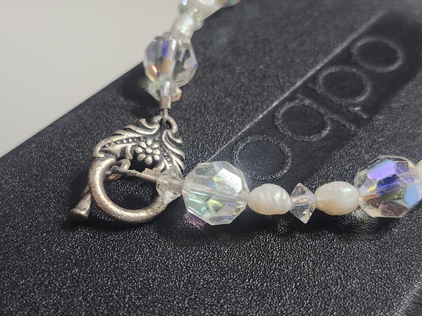 Elegant Beaded Bracelet with Crystal and Pearl Accents - photo 4