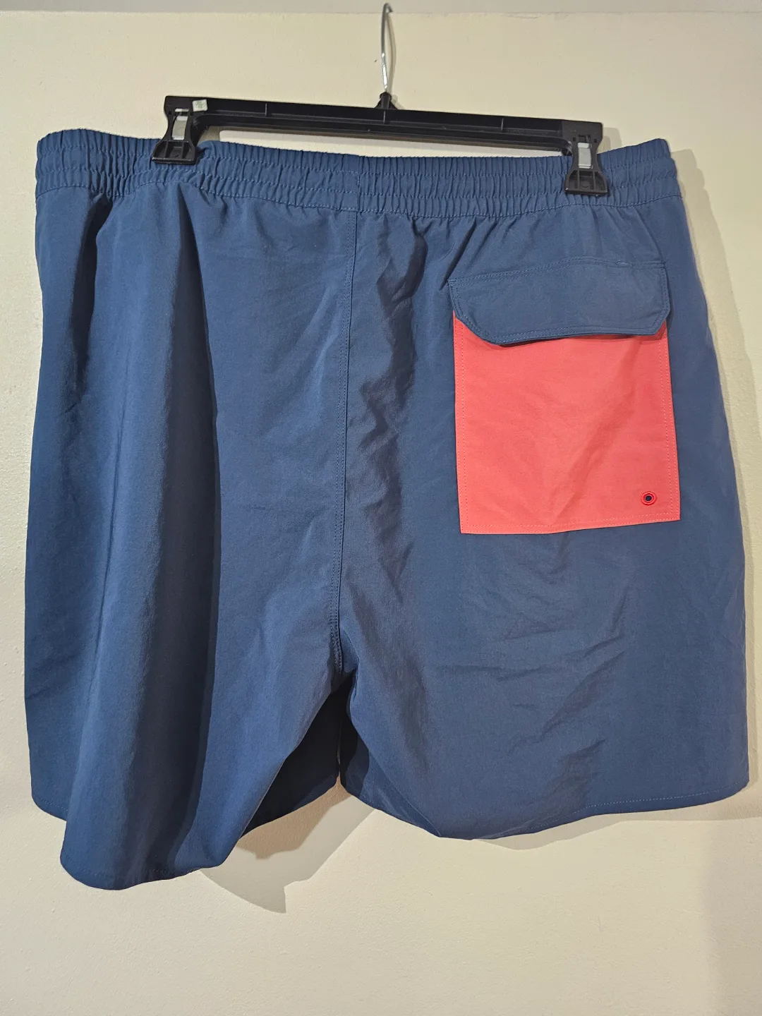 Patagonia Men's Wavefarer 7" Shorts - Size Large image indicator(2)