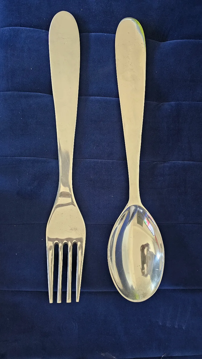 Large Metal Fork and Spoon Wall Decor thumbnail