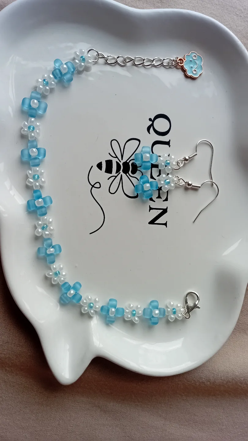 Handmade Daisy Bracelet and Earring Set image indicator(3)