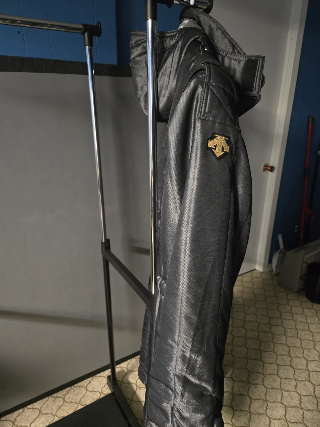 Descente Mens Silver Trench Jacket image indicator(3)