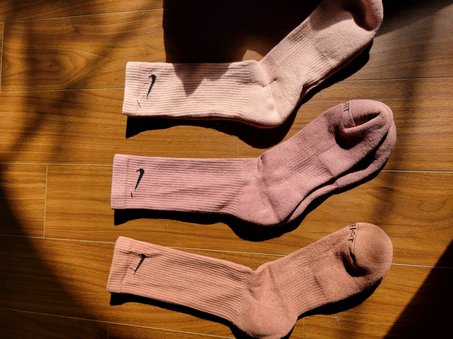 Three pairs of Nike Everyday Cushioned Crew Socks thumbnail