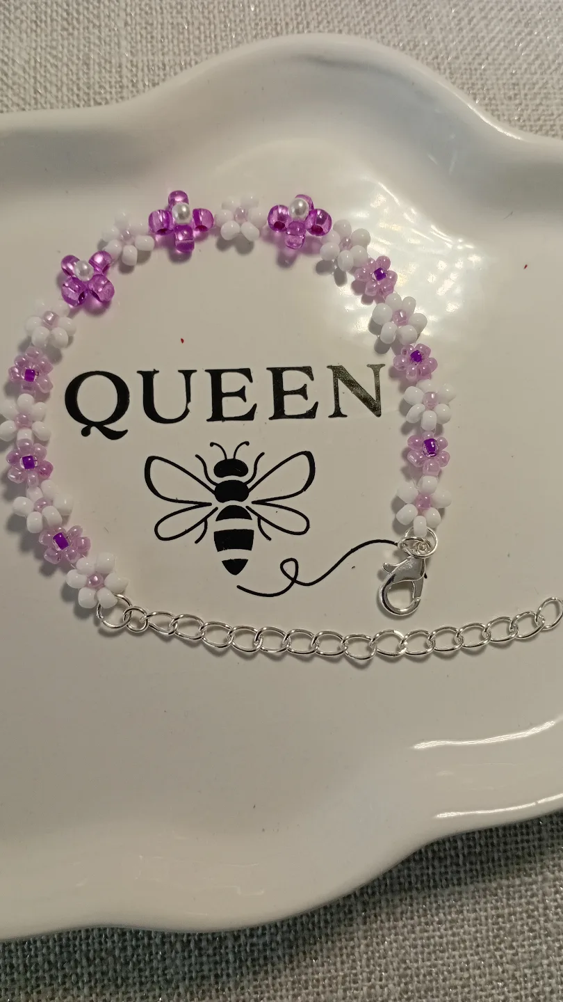 Handmade Beaded Bracelet - Purple and White Flowers image indicator(4)