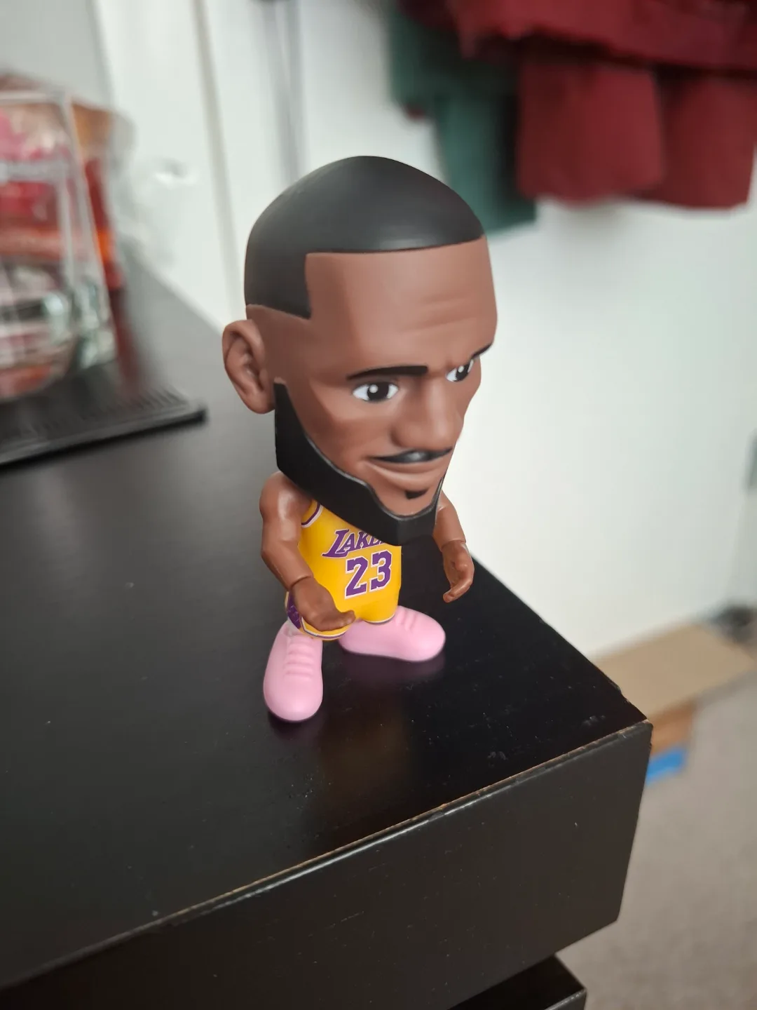 LeBron James Lakers Figurine image indicator(3)