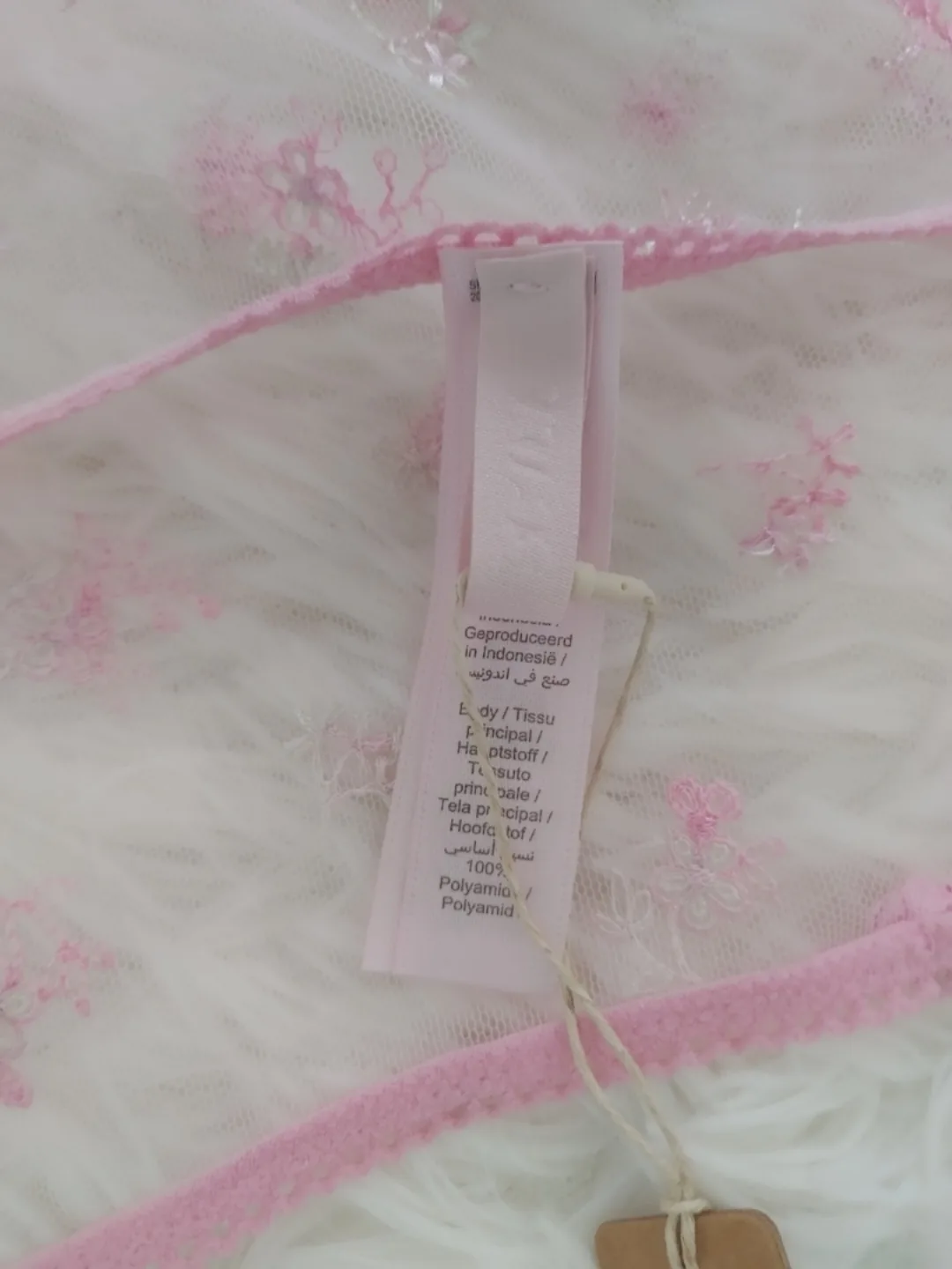 SKIMS Intimate Floral Scoop Cami & Short Set image indicator(6)