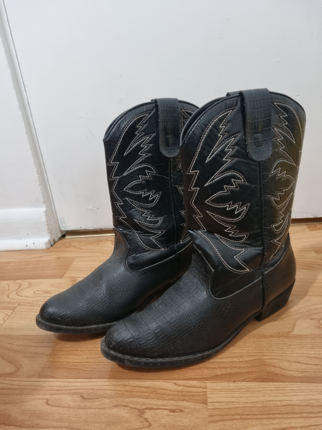 Youth Black Cowboy Boots Size 5