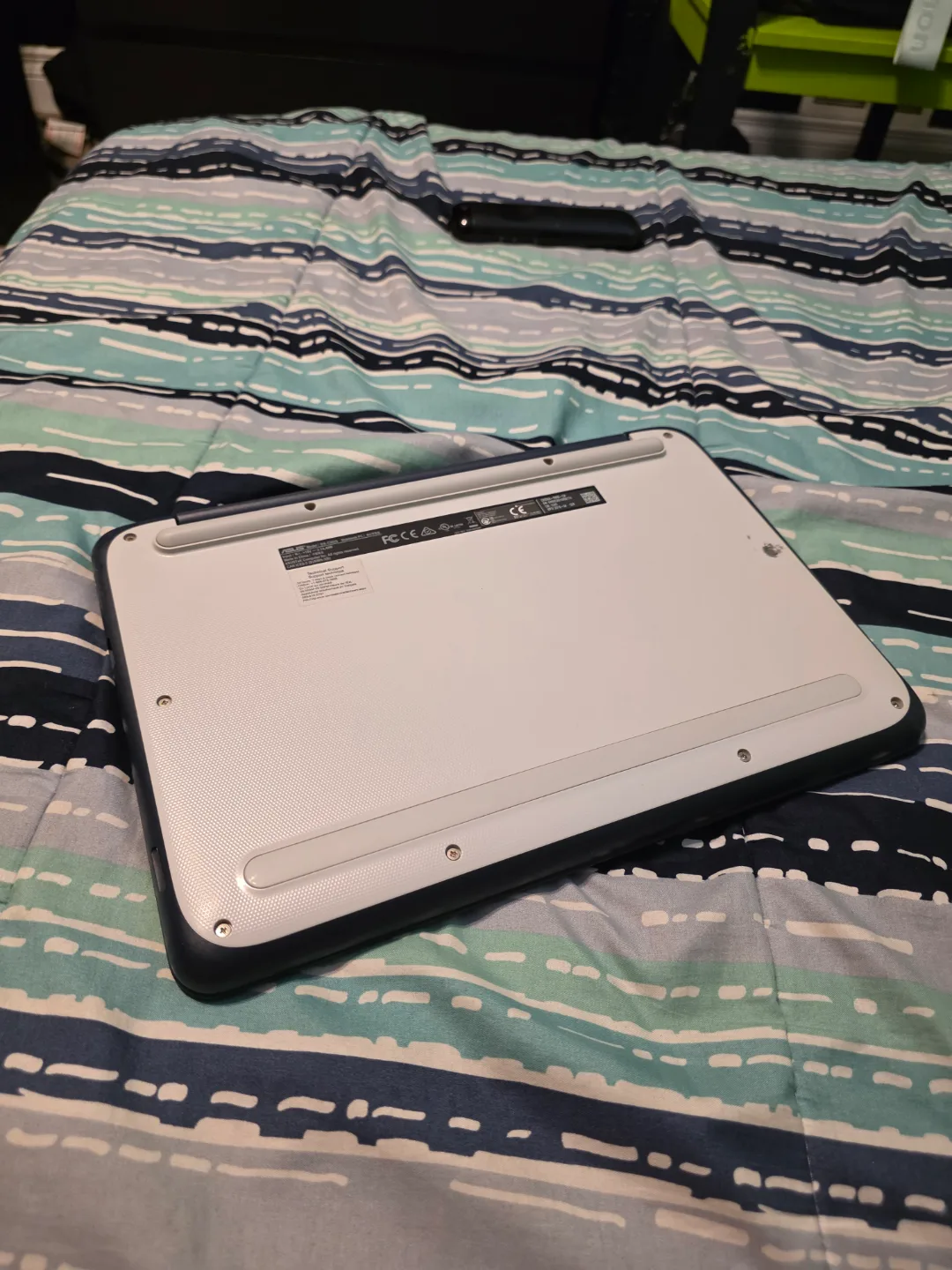 Chromebook with charger image indicator(3)