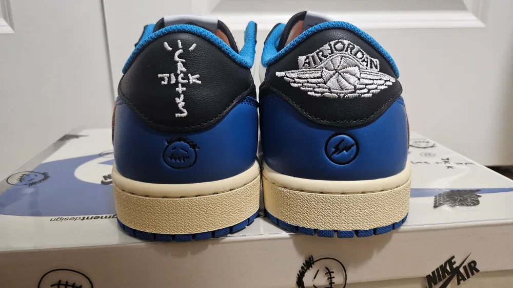 Fragment X Travis Scott Air Jordan 1 Low thumbnail