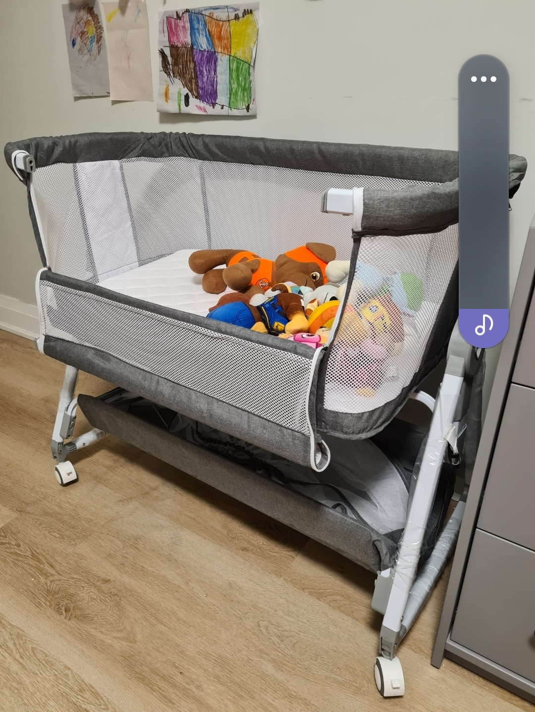 Portable baby bassinet with crib sheets 2 pack and mosquitos net