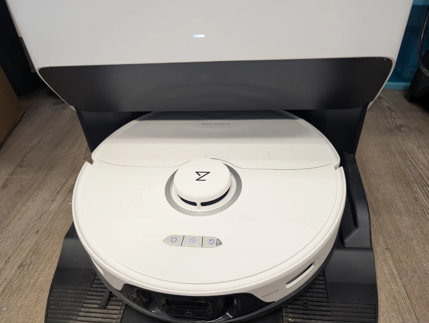 Roborock S8 Pro Ultra Robot Vacuum and Auto-Empty Dock thumbnail