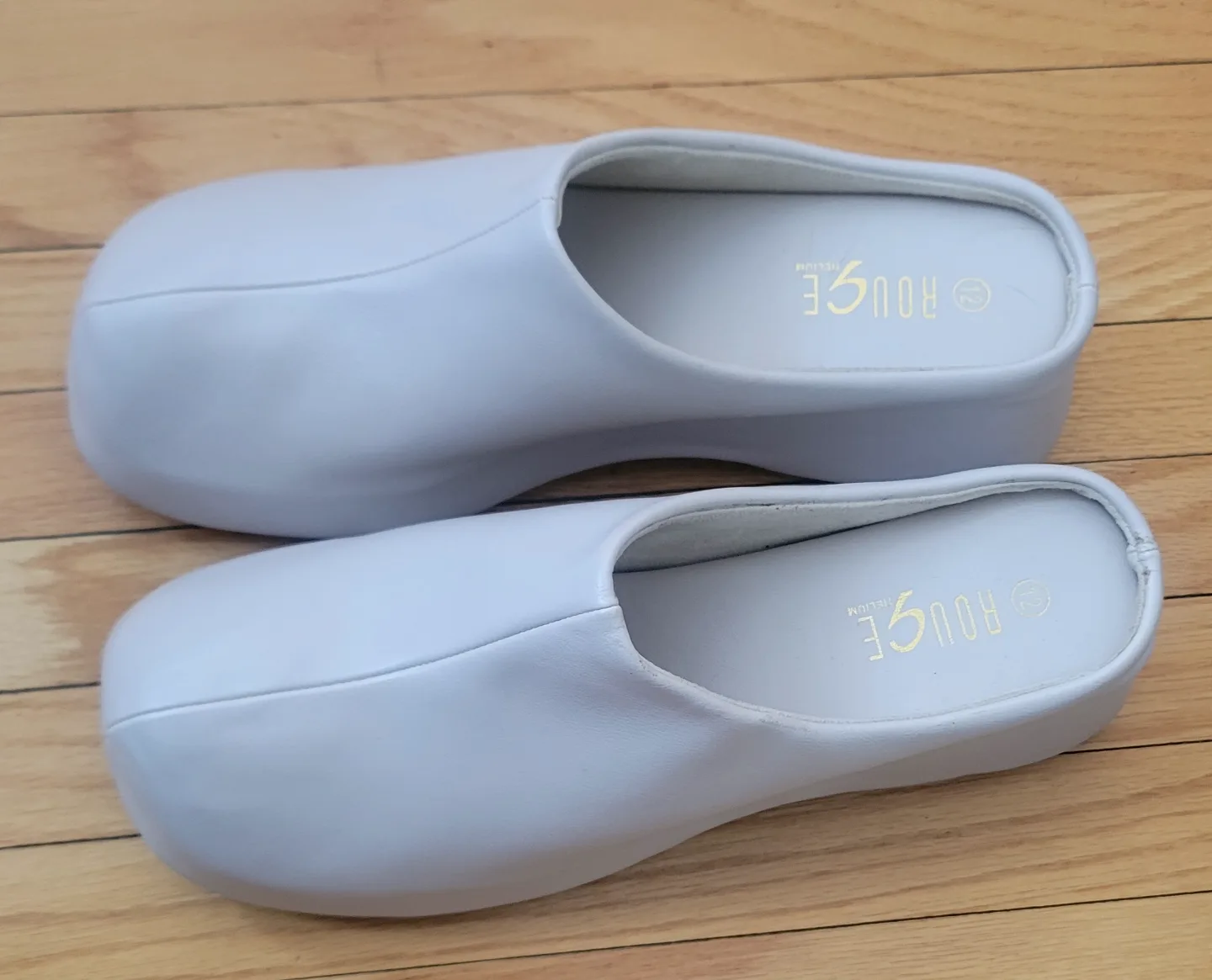 Platform Clogs image indicator(2)