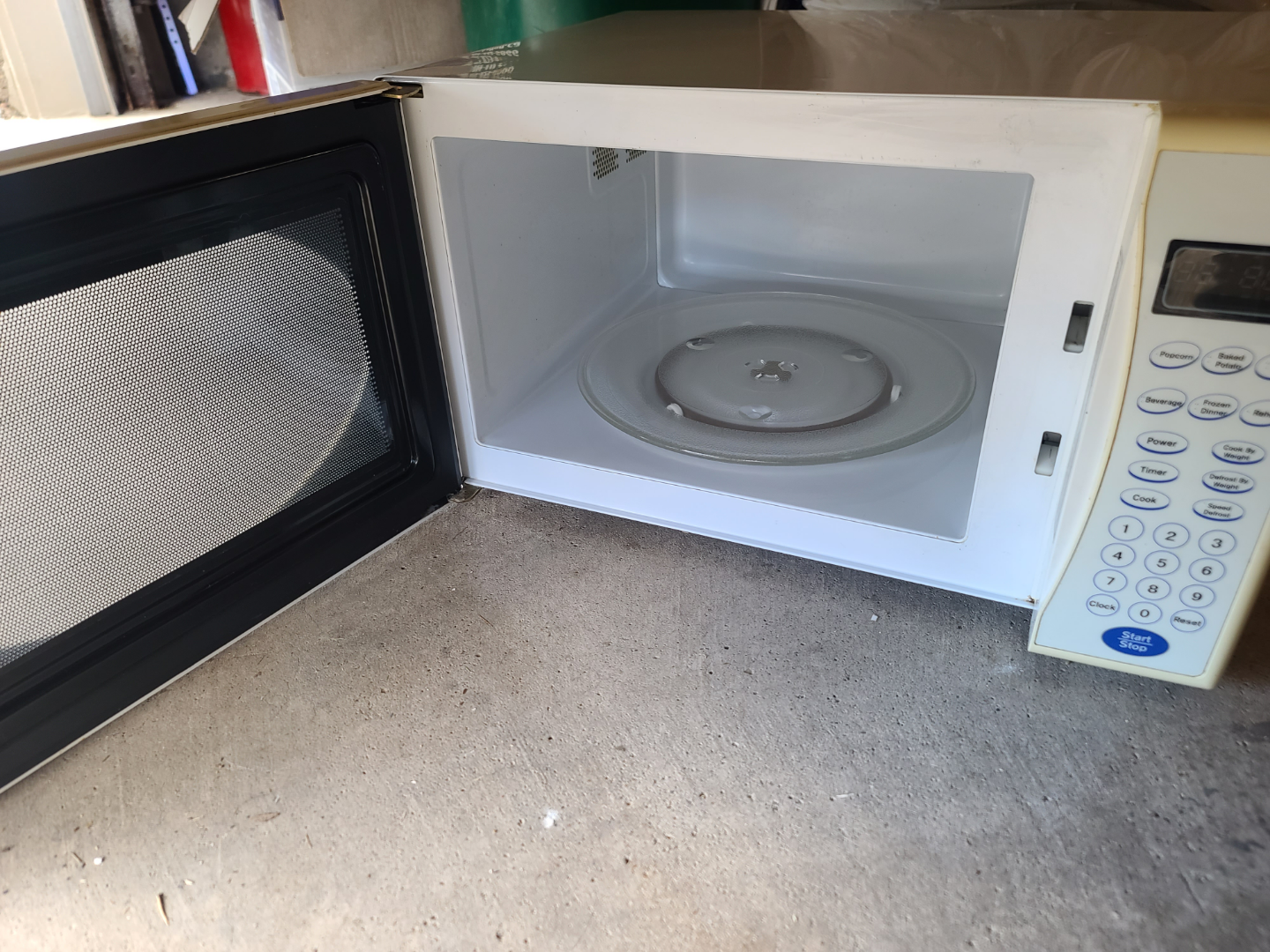 Used Denby Microwave - photo 2
