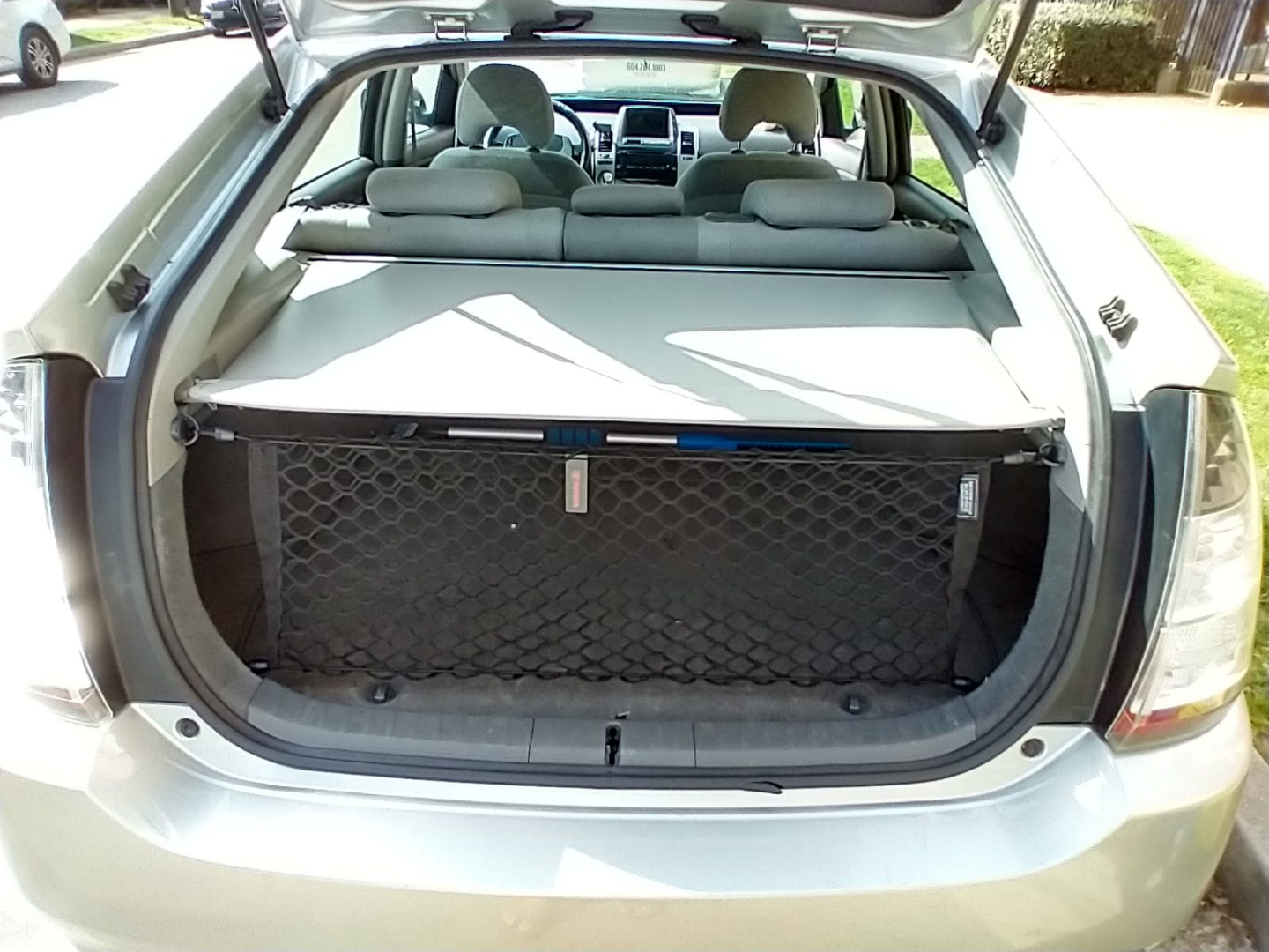 2005 Toyota Prius ( Hybrid electric)- CLEAN TITLE - photo 5