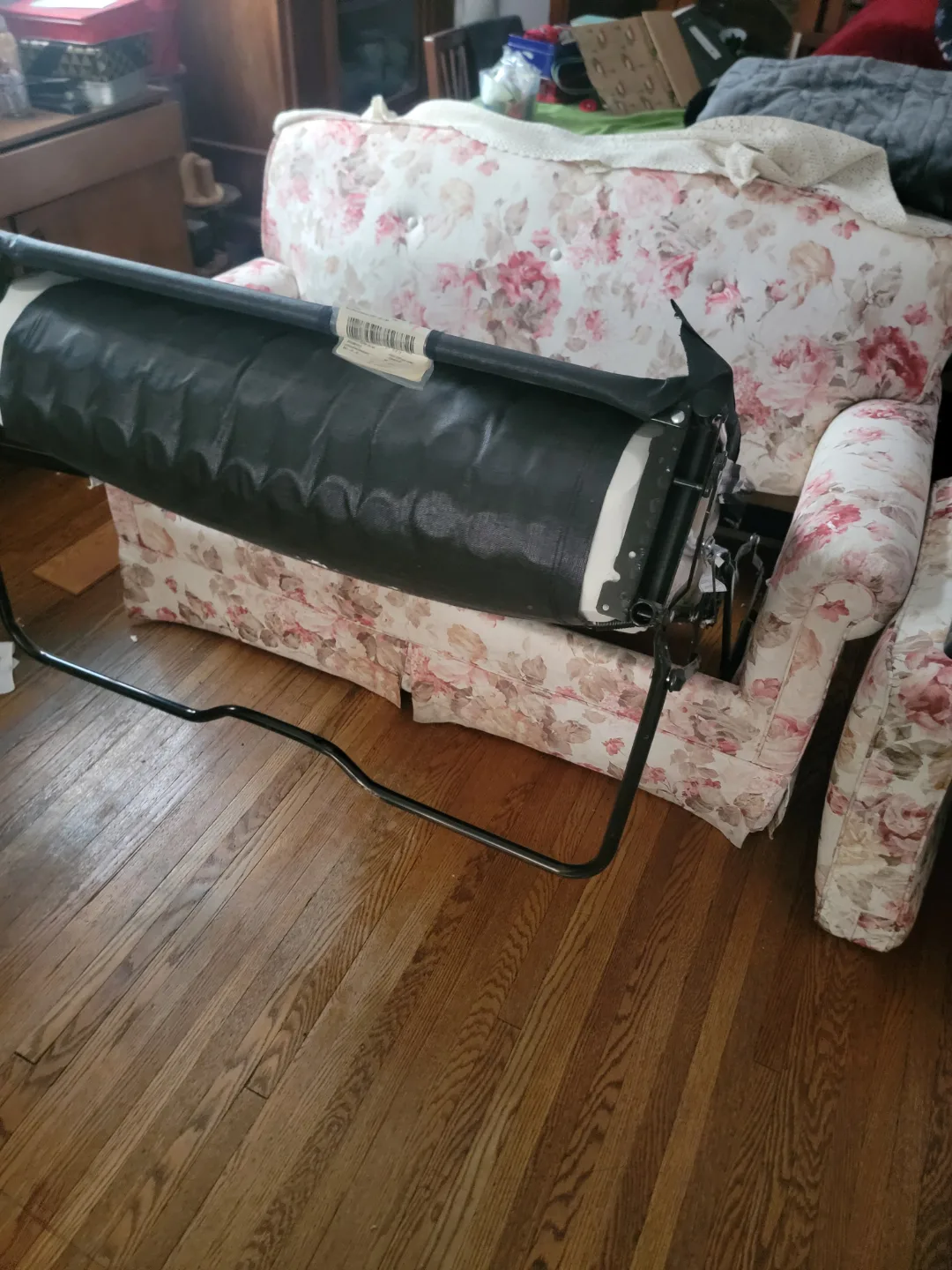 Vintage Floral Hide-A-Bed Sofa image indicator(4)