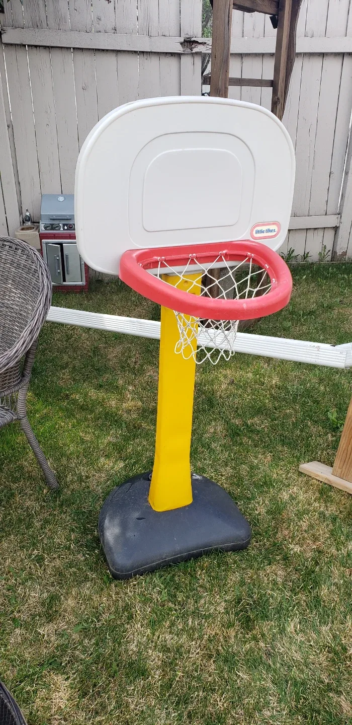 Little Tikes Basketball Set