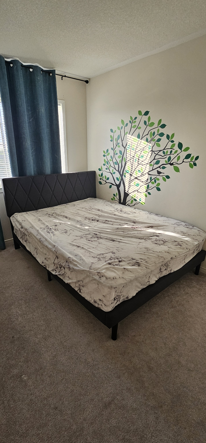 Queen Size Bed Frame with Mattress - photo 5
