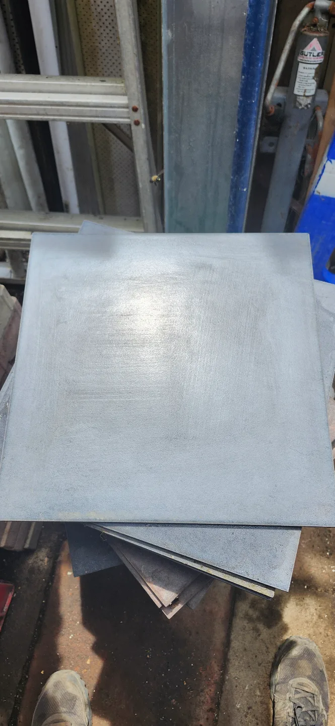 NEW.ceramic floor tiles. Total 8 seramic tiles new. for free thumbnail