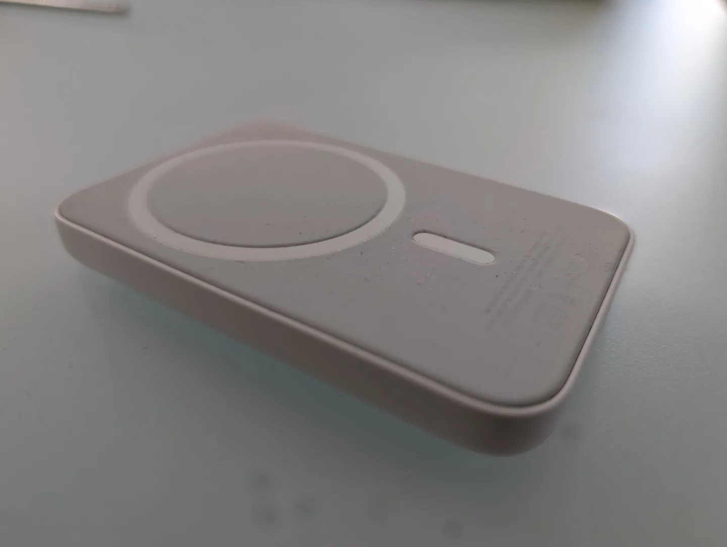 Official Apple MagSafe Battery Pack - White thumbnail