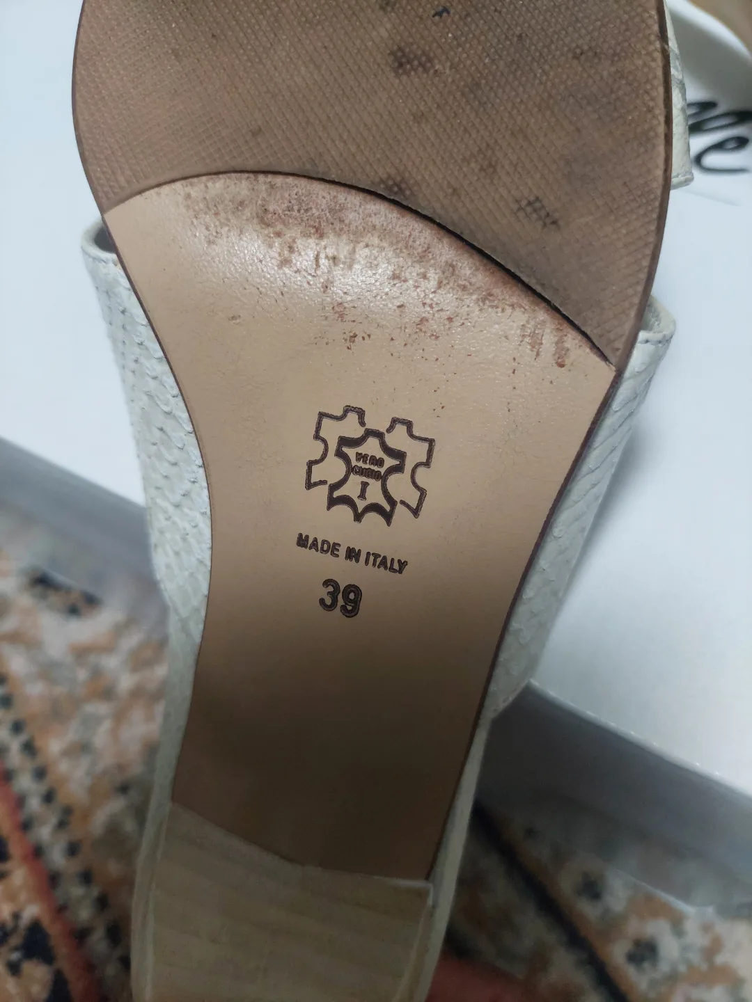 Donna Soft Italian Leather Slides - Size 39 #freecycle image indicator(5)