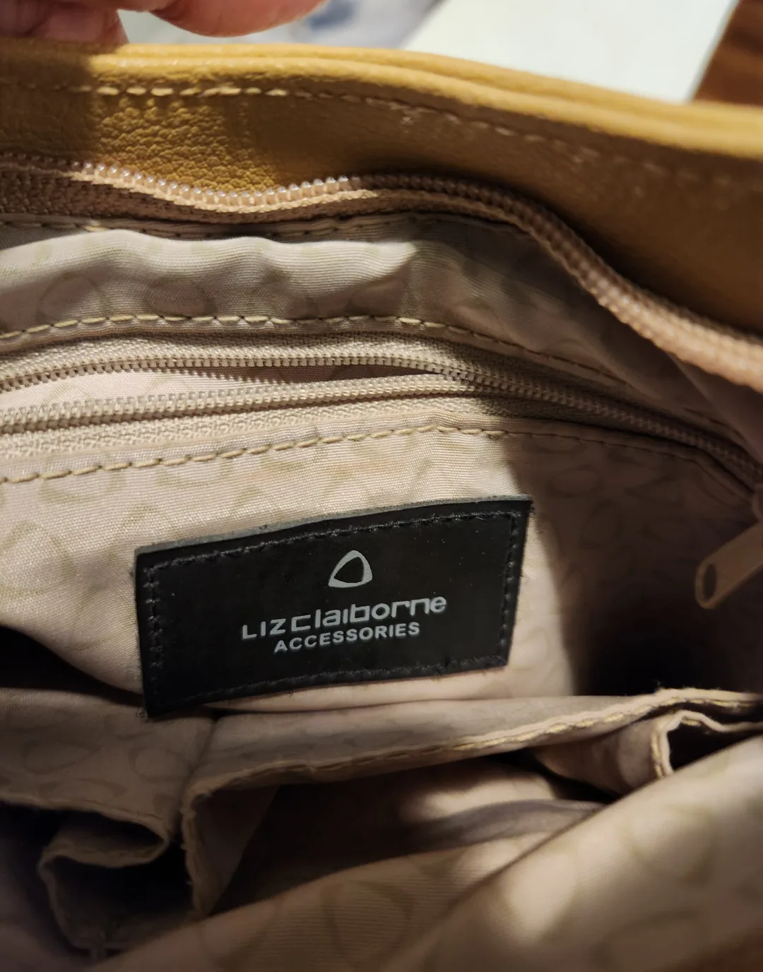 Liz Claiborne Accessories Tan Leather Shoulder Bag image indicator(2)