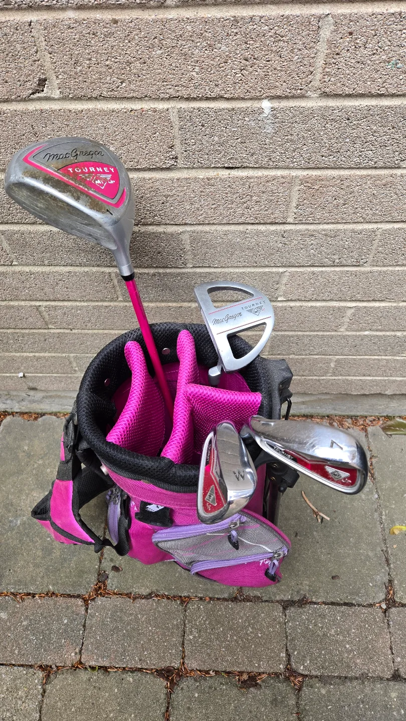 Girls' Macgregor Tourney Jr Golf Club Set thumbnail