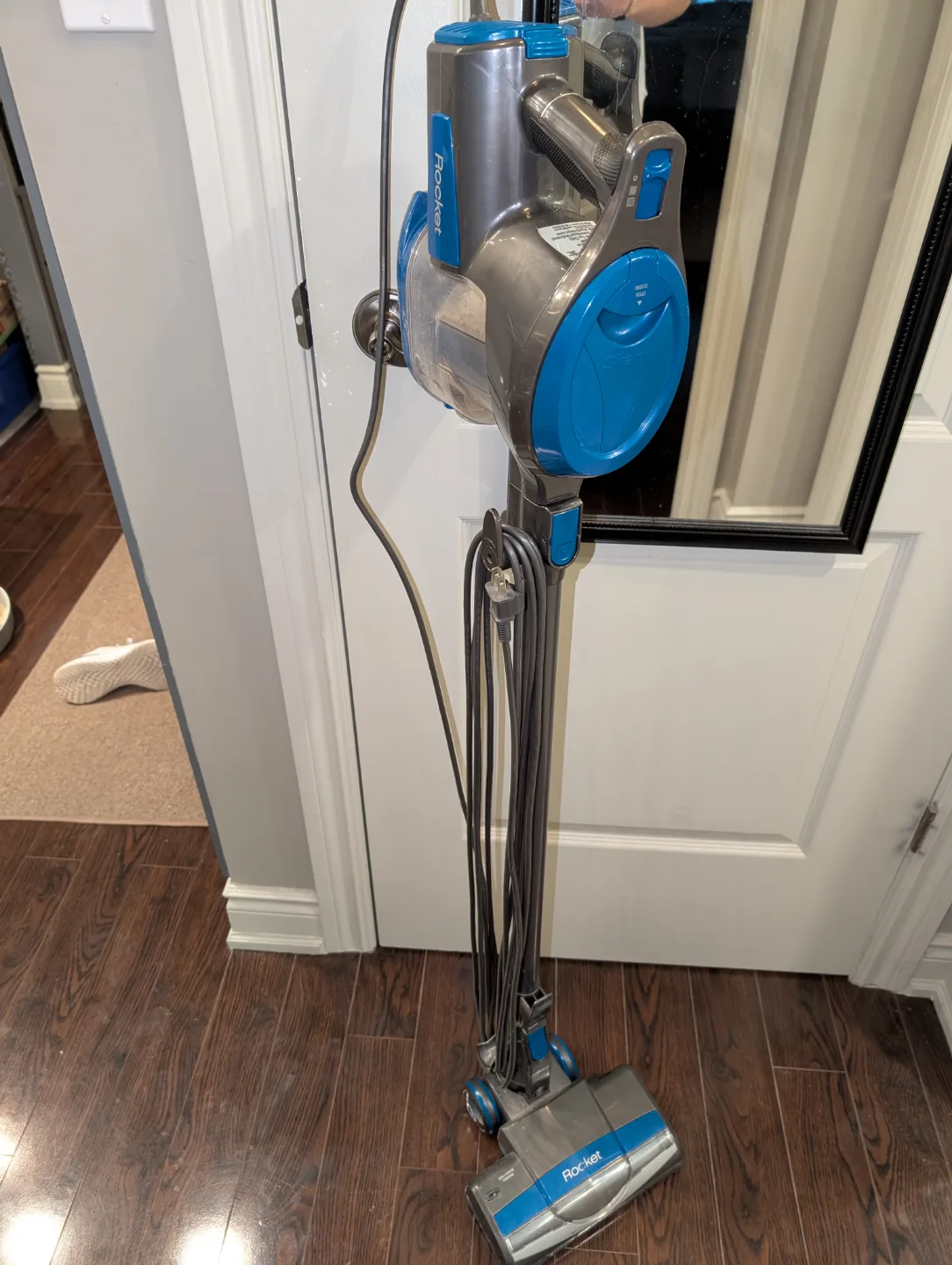 Shark Rocket® Ultra-Light Corded Stick Vacuum image indicator(4)