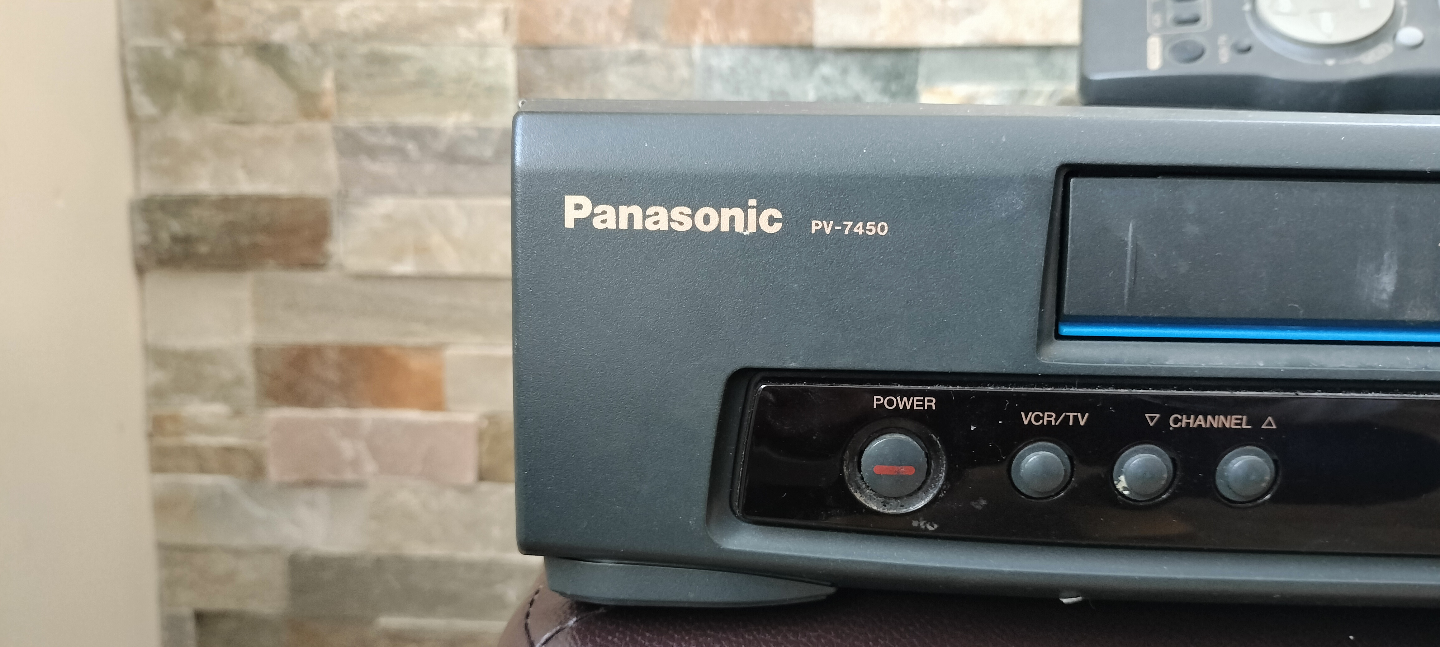 Panasonic PV-7450 VCR Player with Remote - photo 3