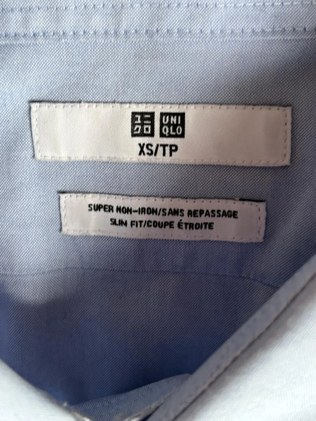 UNIQLO Men's Light Blue Slim Fit Non-Iron Dress Shirt - XS image indicator(2)