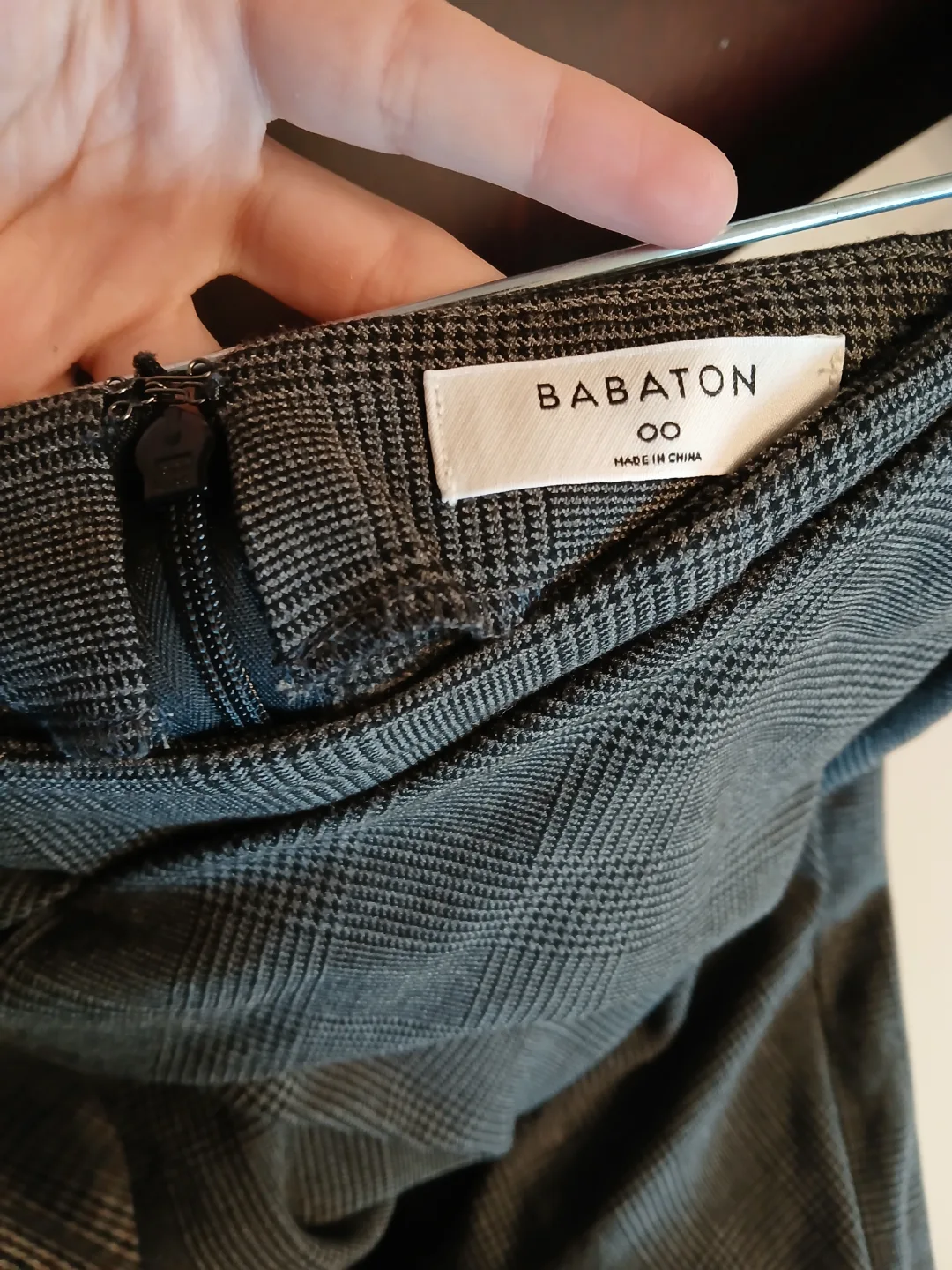 Aritzia Babaton Gray Plaid Asymmetrical Skirt, Size 00 image indicator(10)