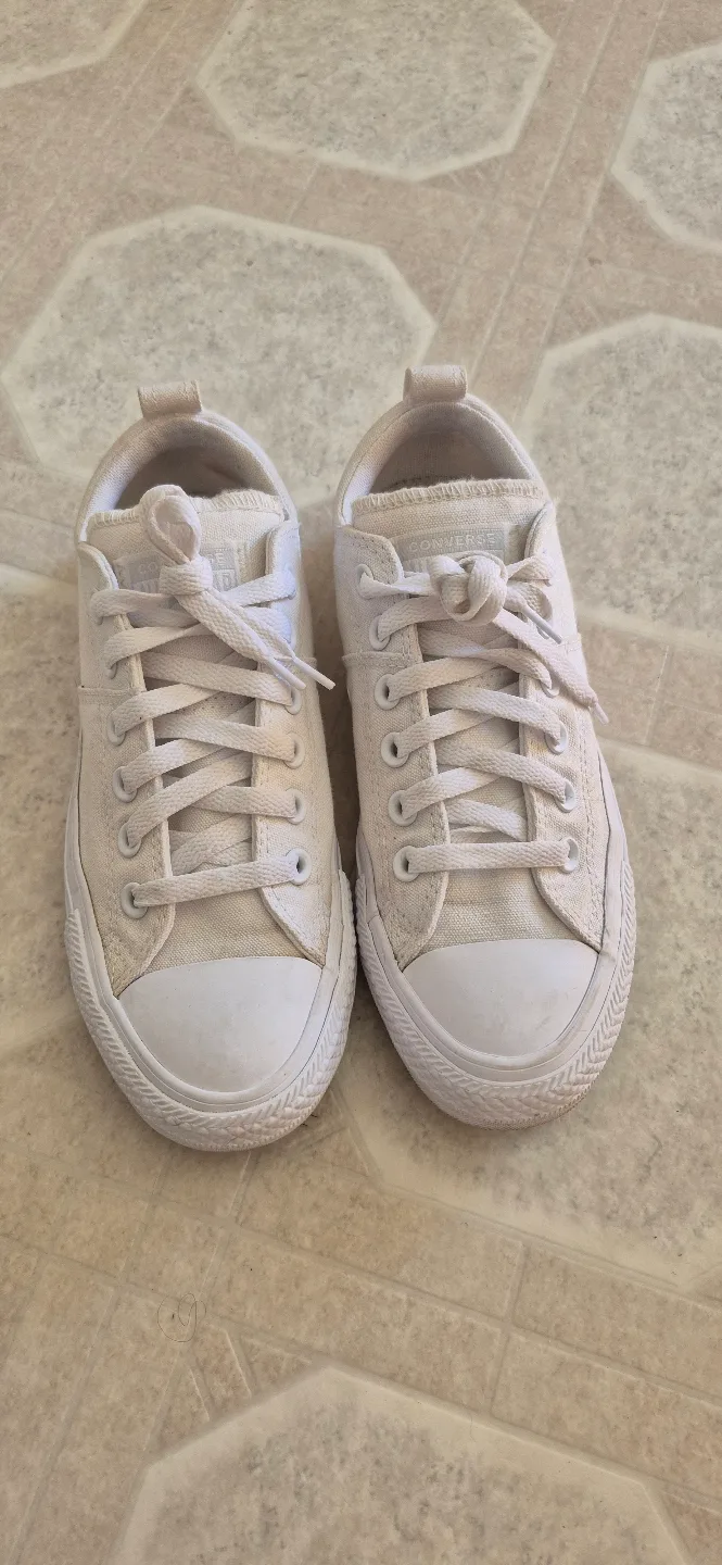Womens Chuck Taylor All Star Converse White Size 7 thumbnail