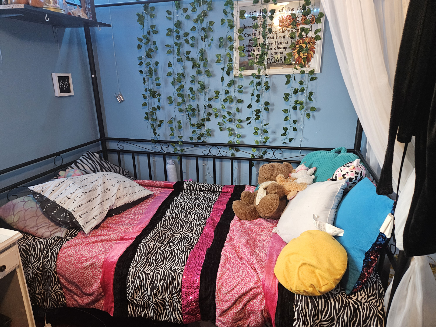 day bed, Black Metal single-Size Canopy Bed Frame