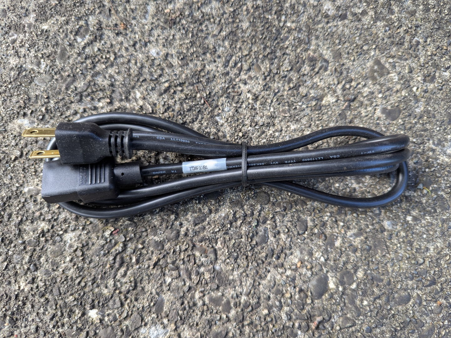 Power Cord - NEMA 5-15P to C7