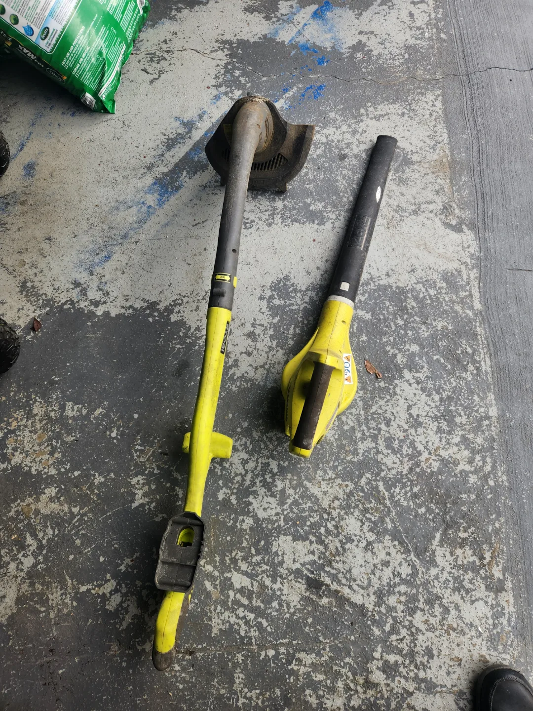 Ryobi 18V Cordless String Trimmer and Blower Combo Kit thumbnail