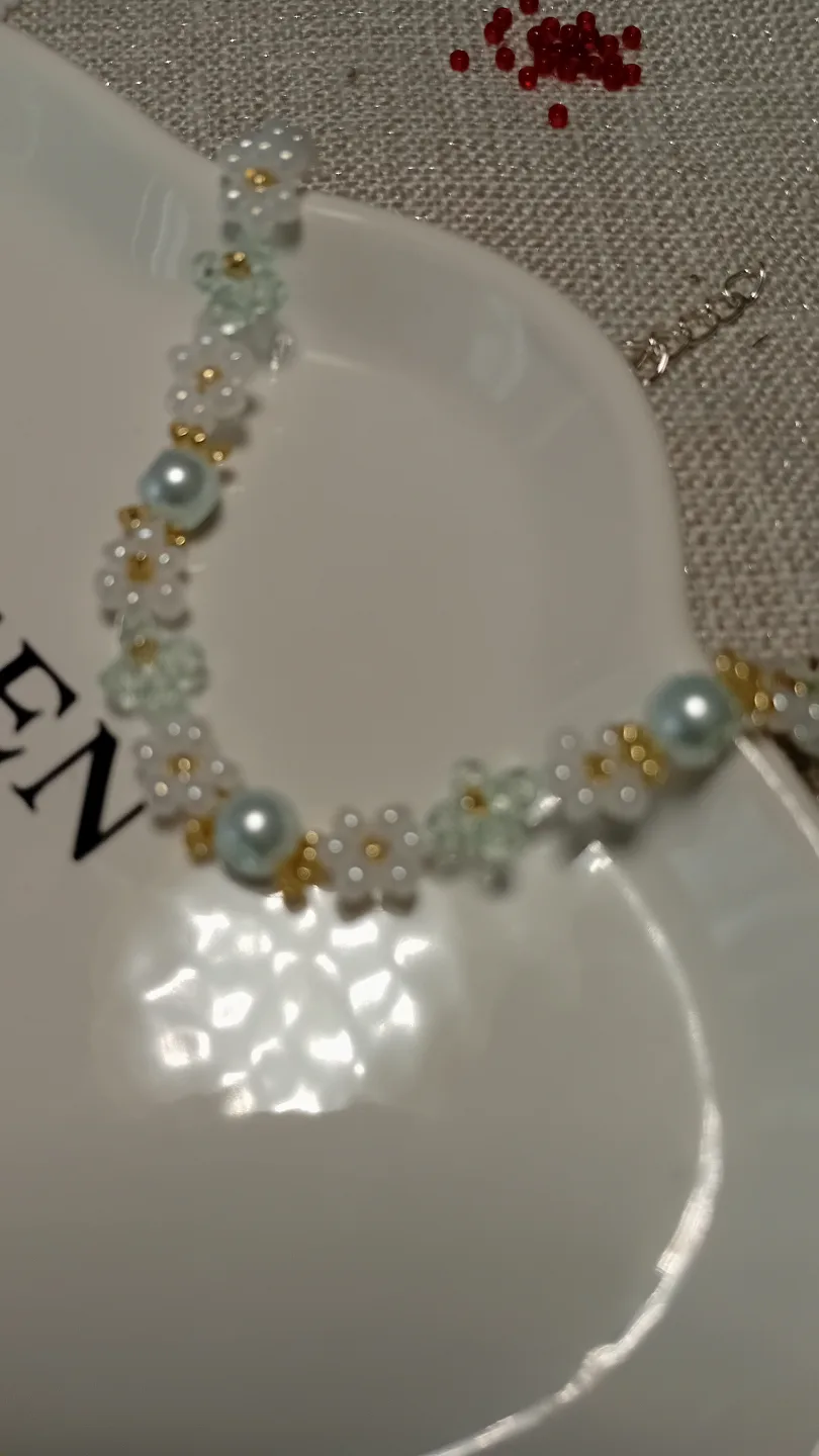 Beaded Bracelet - Mint Green and White Flowers image indicator(5)