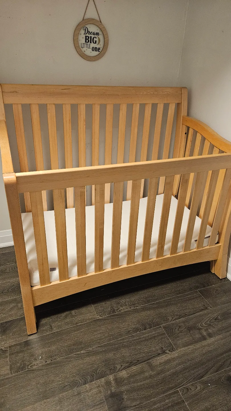 Wooden Baby convertible Crib & mattress thumbnail