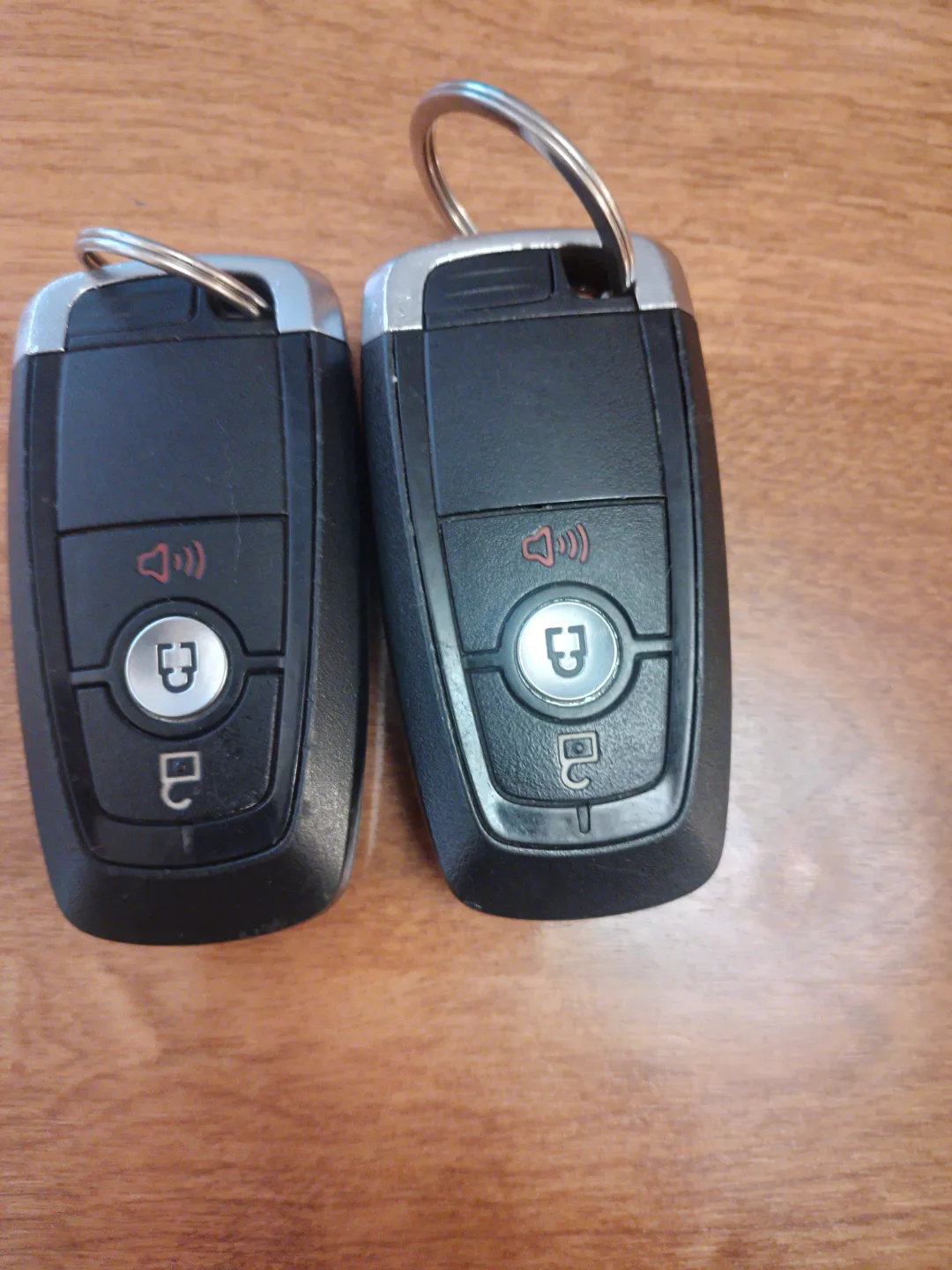 Pair of Ford Car Keys image indicator(2)