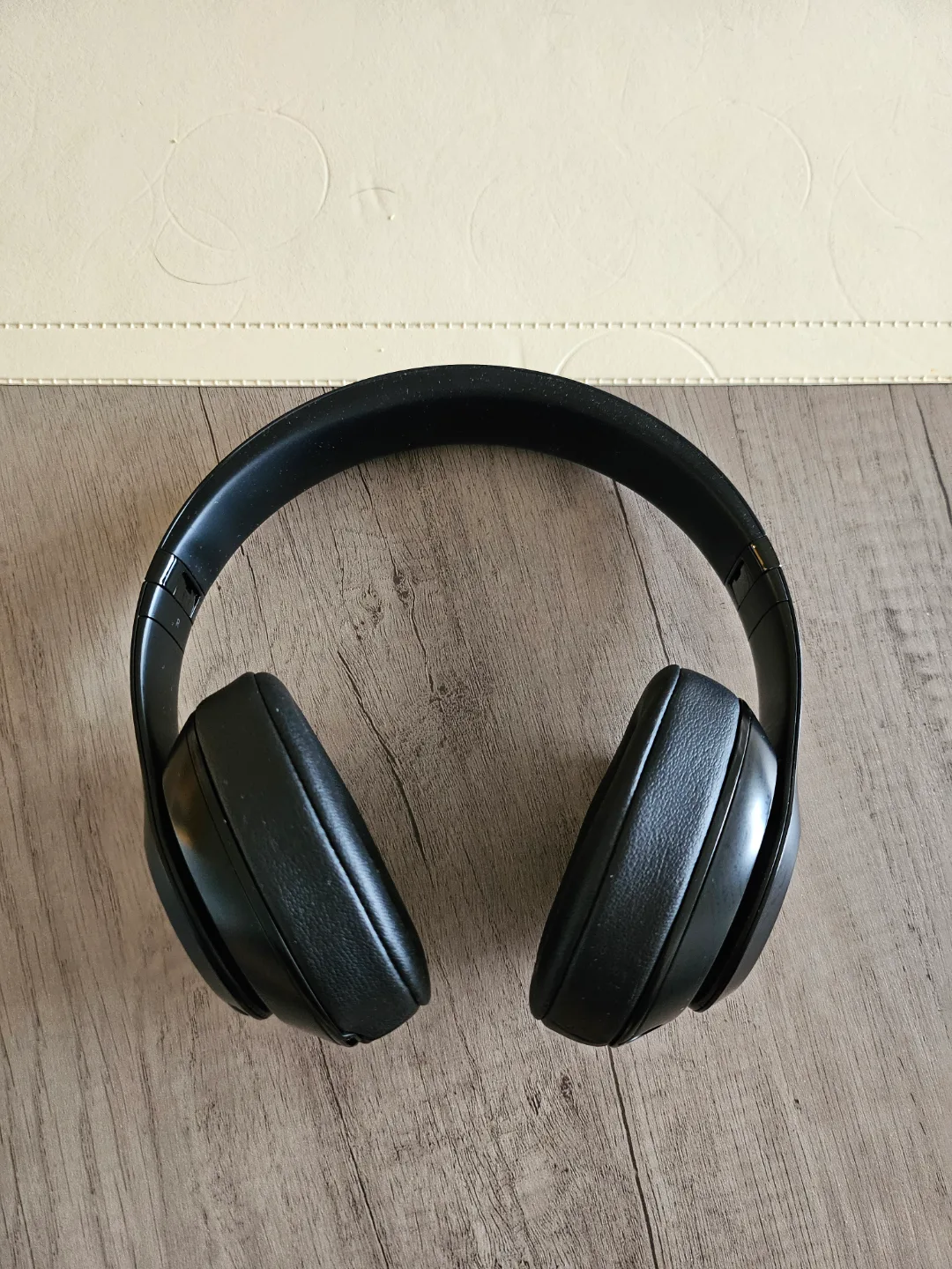 Beats Solo3 Wireless Headphones - Black