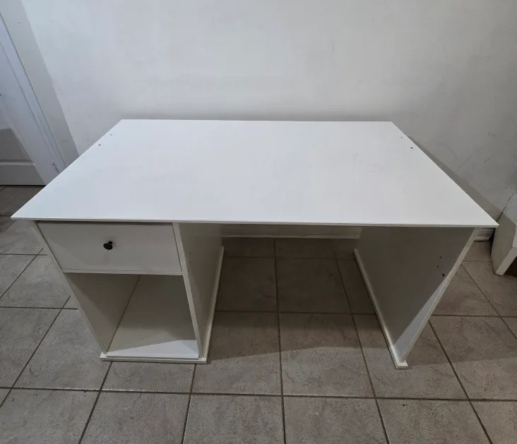 White Desk with Drawer and Shelf image indicator(2)